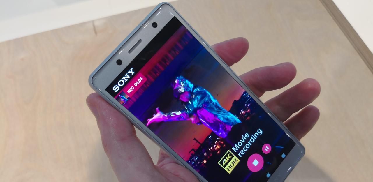 Heute.at - Sony rundet die Handys ab und lässt sie vibrieren