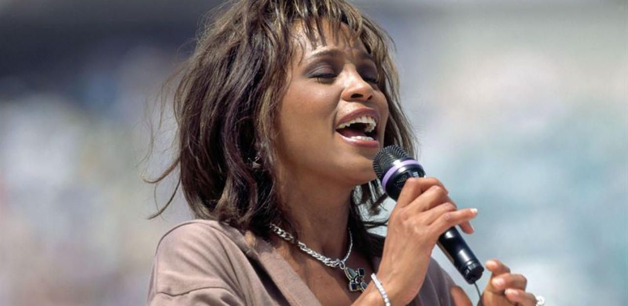 Heute.at - Ex-Geliebte von Whitney Houston packt in Buch aus