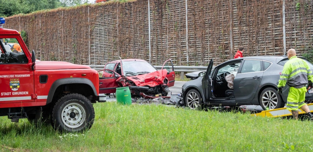 An der Gmundner Nordumfahrung (B 120), direkt an der Gemeindegrenze zu Ohlsdorf, kam es am Sonntagvormittag an der Auffahrt aus Gmunden zu einem tödlichen Verkehrsunfall.