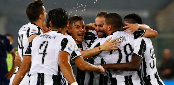 Party in Turin! Die Juventus-Kicker jubeln über den 33. Meistertitel in der Serie A.