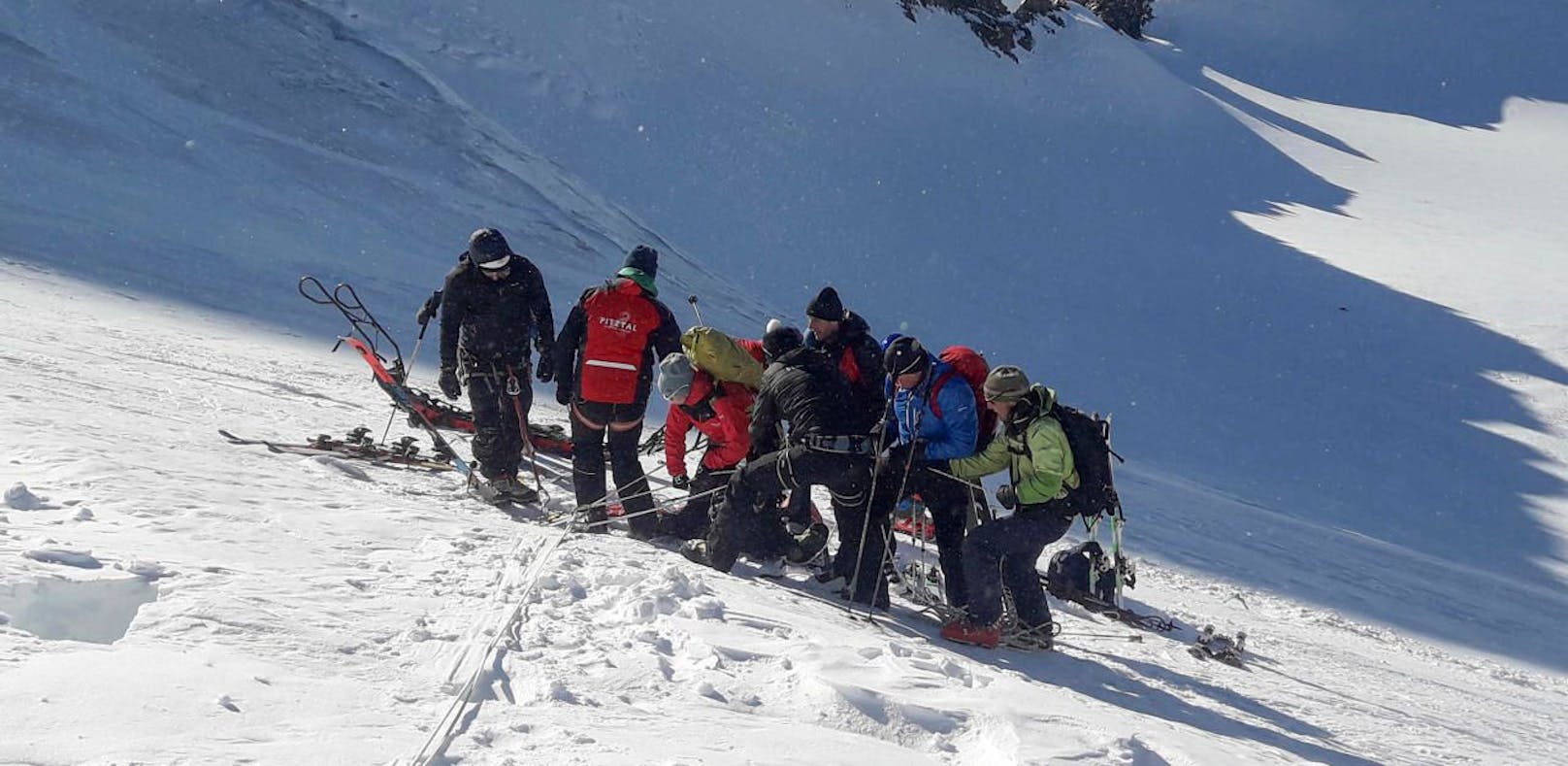 Alpinist stürzte 15 Meter in Gletscherspalte