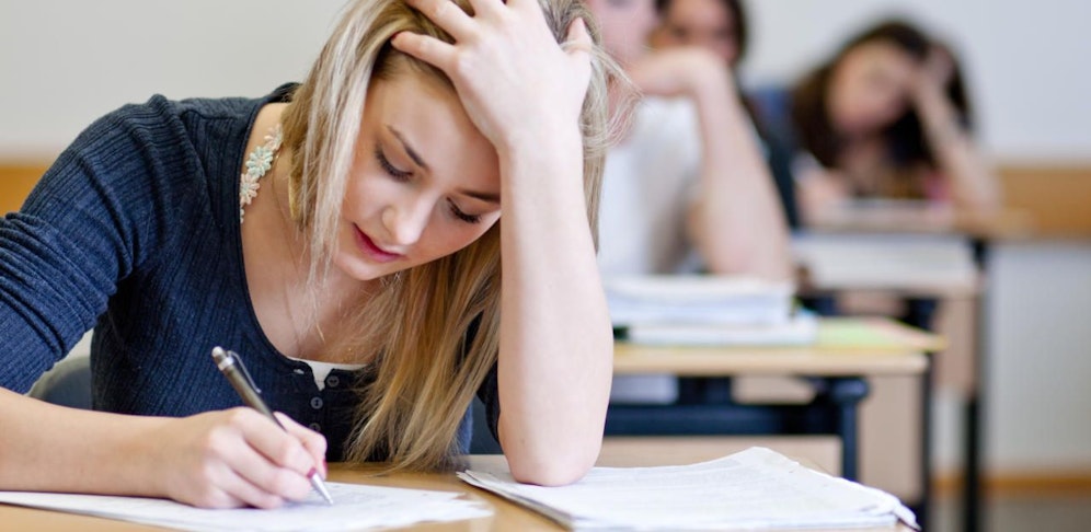 Ab 3. Mai startet wieder die Matura-Saison: Tausende Schüler müssen die nächsten Wochen strebern.