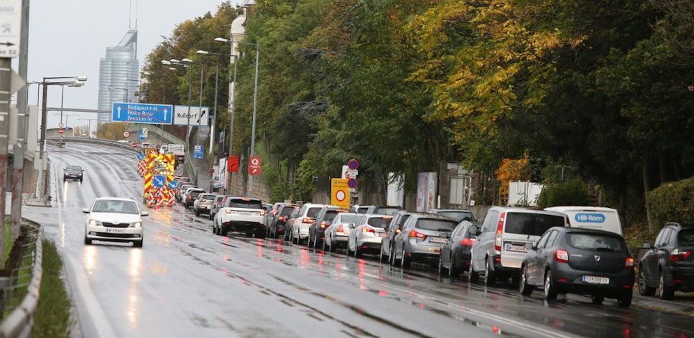 Staualarm auf der Klosterneuburger Straße: Wochenend-Ausflügler warteten am Samstag bis zu 40 Minuten.