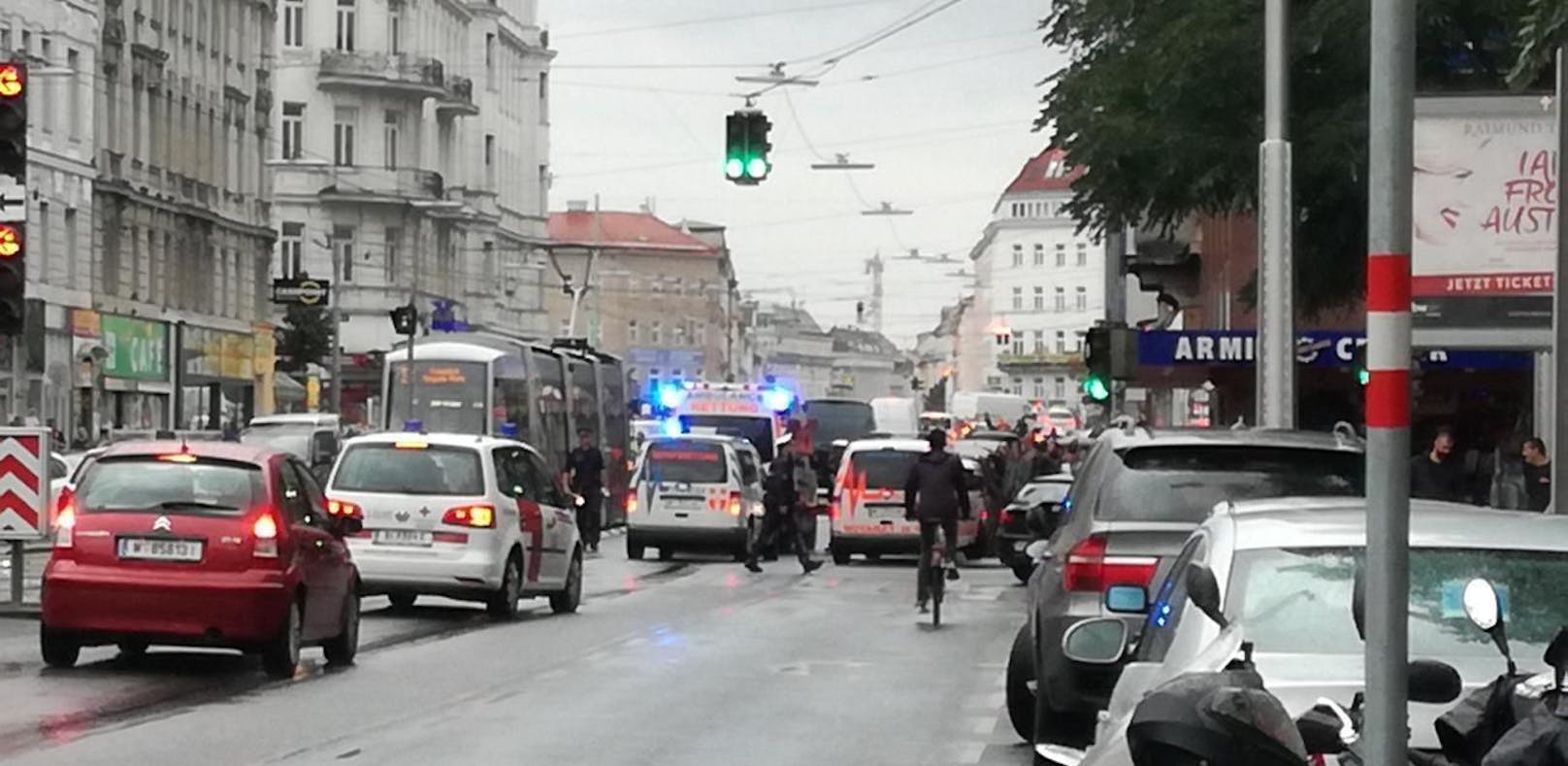 Bim rammte Fußgänger in Wien-Alsergrund