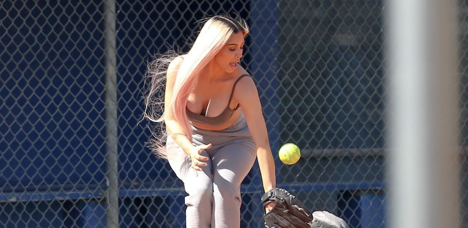 Kardashian-Clan hat Spaß bei einer Runde Softball
