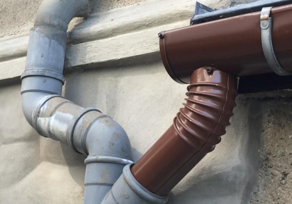 Pfusch: die neue Dachrinne. 