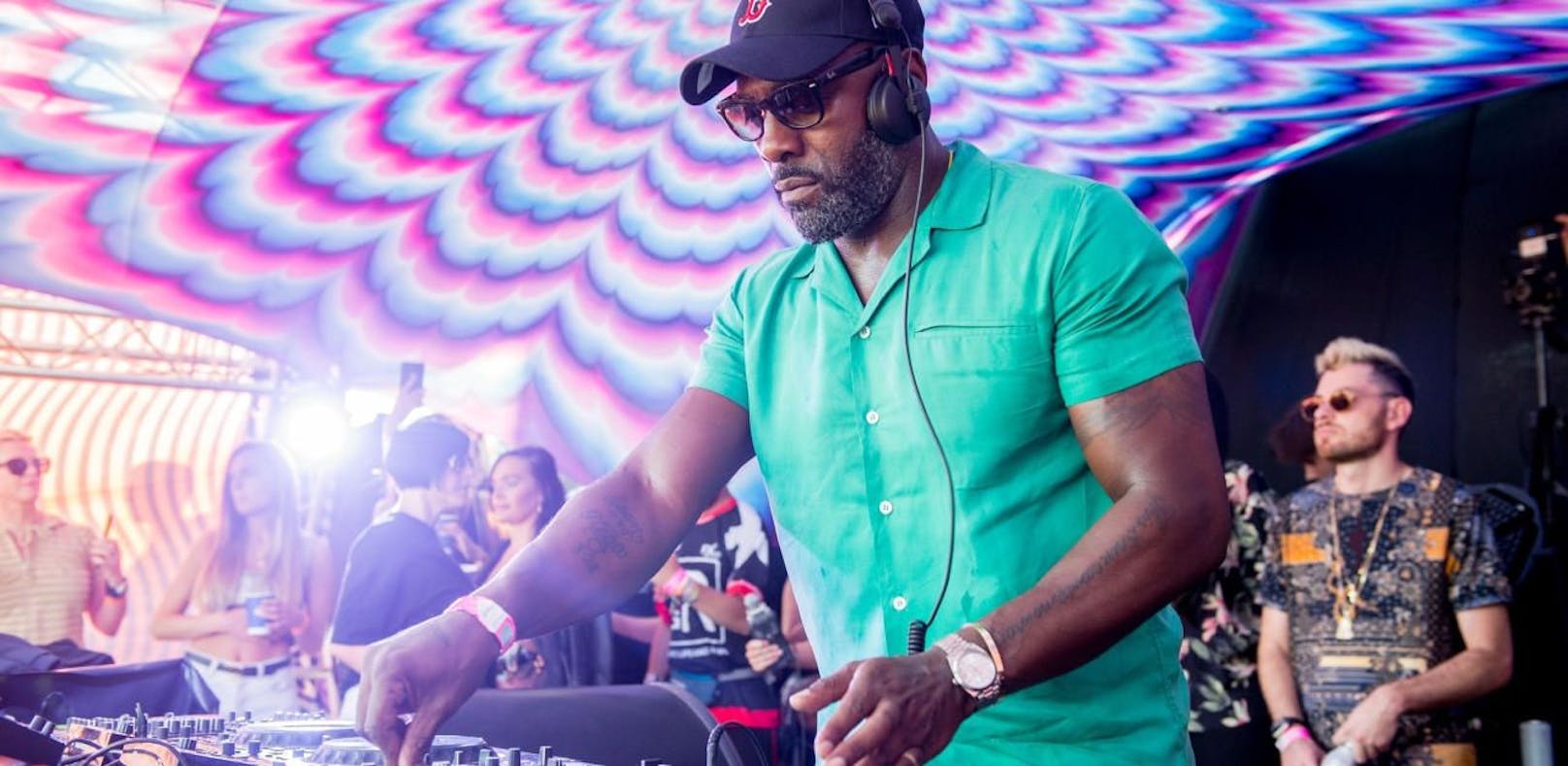 Idris Elba begeisterte als DJ tausende Zuhörer