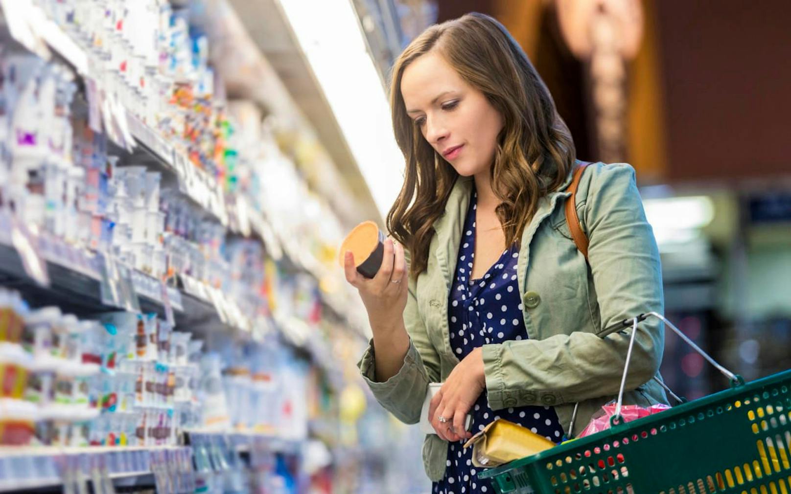 Jeder vierte Österreicher hat den Supermarkt gewechselt und kauft bei günstigeren Supermärkten ein.