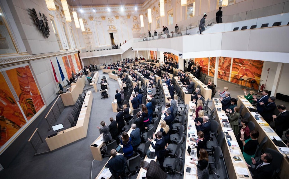 Säure-Alarm im Hohen Haus! Die Abgeordneten wurden ebenso gewarnt wie die Mitarbeiter des Parlaments.