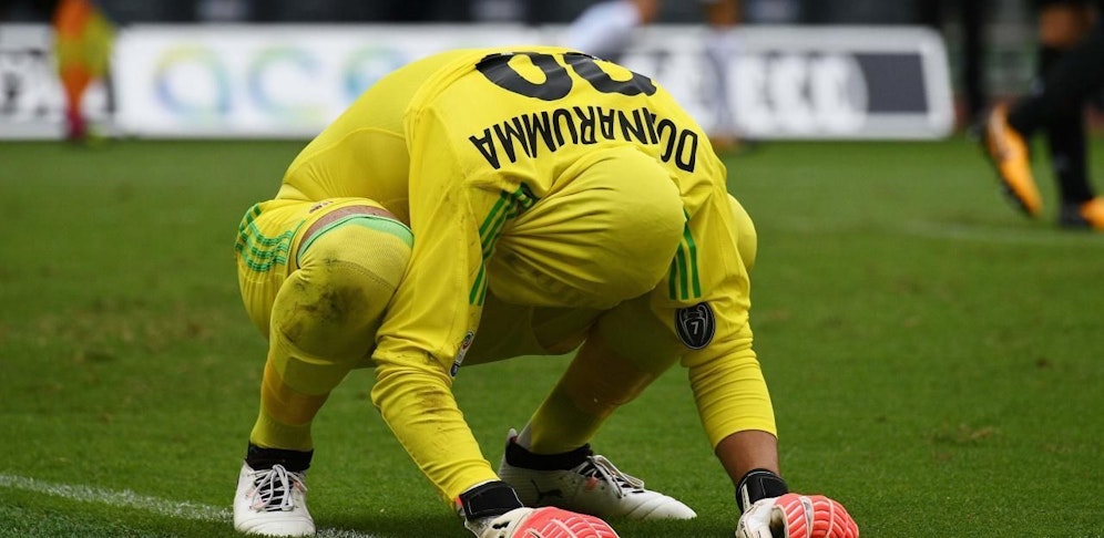 Milan-Keeper Gianluigi Donnarumma wollte bei der Pleite gegen Lazio am besten im Boden versinken. 