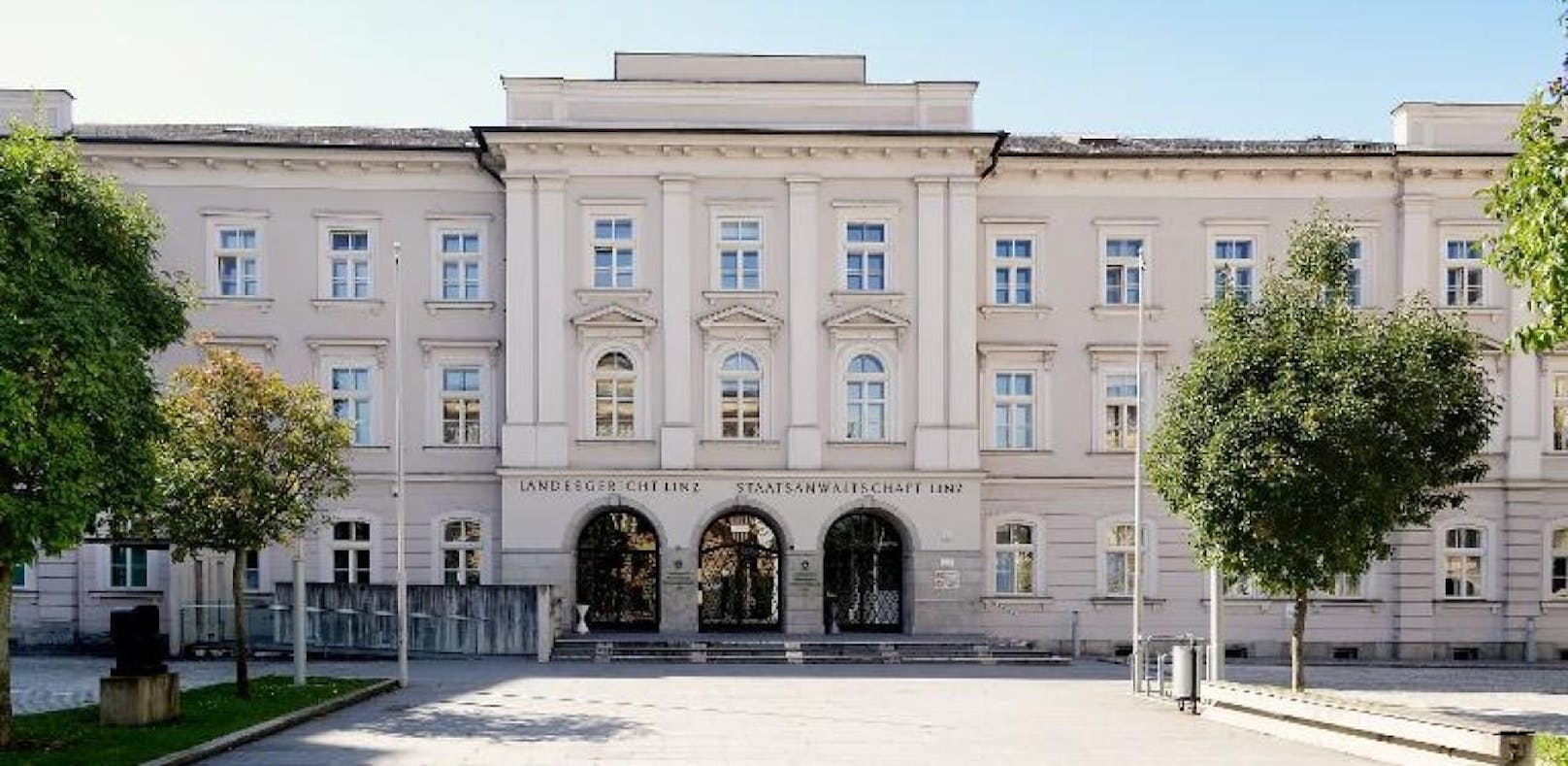 Die beiden Männer wurden am Landesgericht in Linz verurteilt, im Gebäude allerdings waren sie nicht.