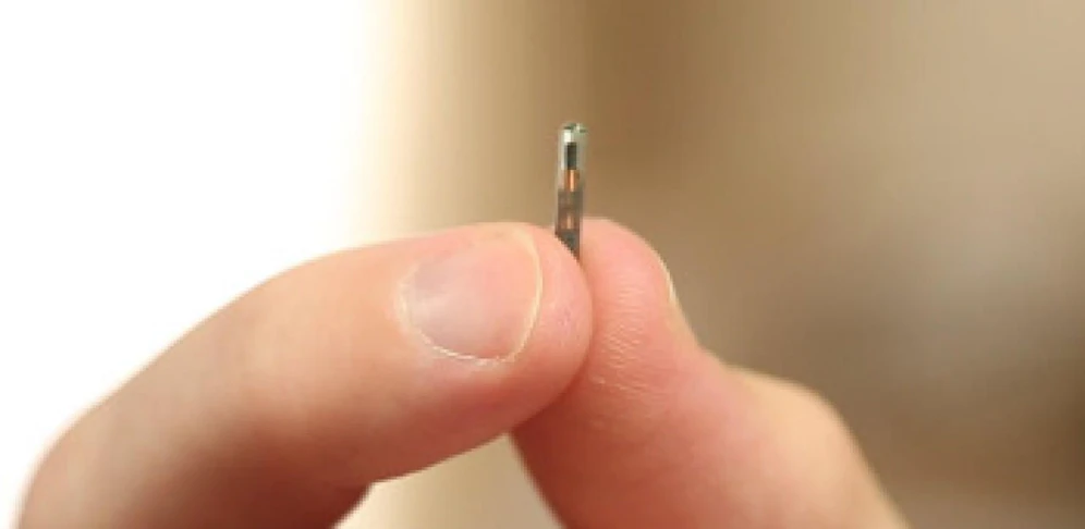 Das ist der Funkchip, der rund 300 US-Dollar kostet.