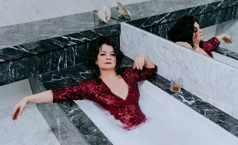 Blanche (Krautz) trinkt auch beim Baden.