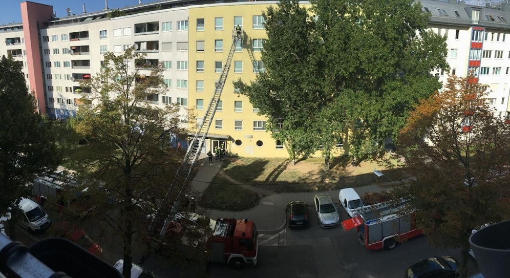 Die Feuerwehr rückte zu einem vermeintlichen Zimmerbrand aus. 
