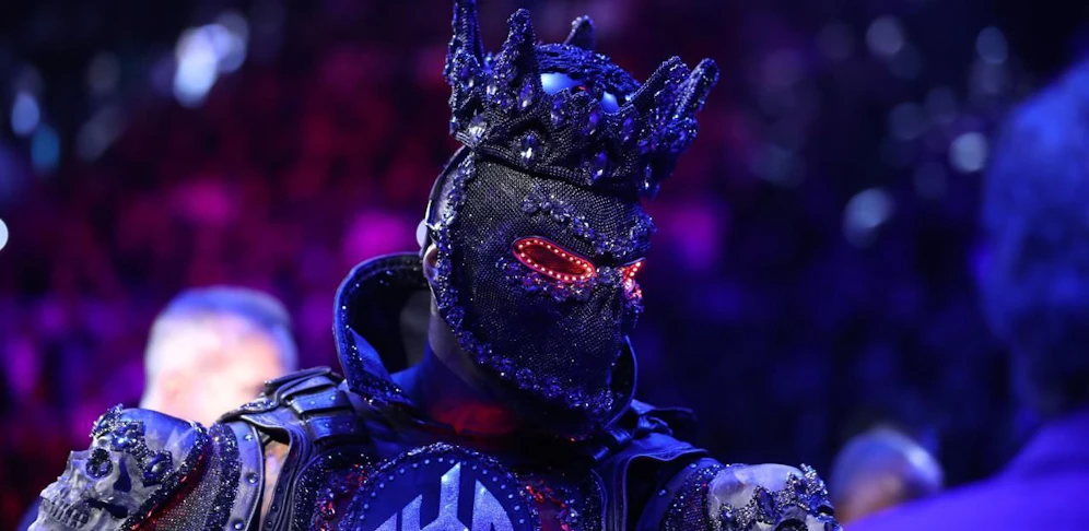 Deontay Wilder im Cyborg-Kostümngen und Onlinemedien!