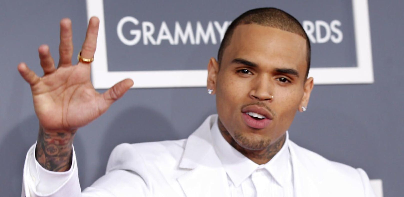 Hat Chris Brown erneut eine Frau geschlagen?