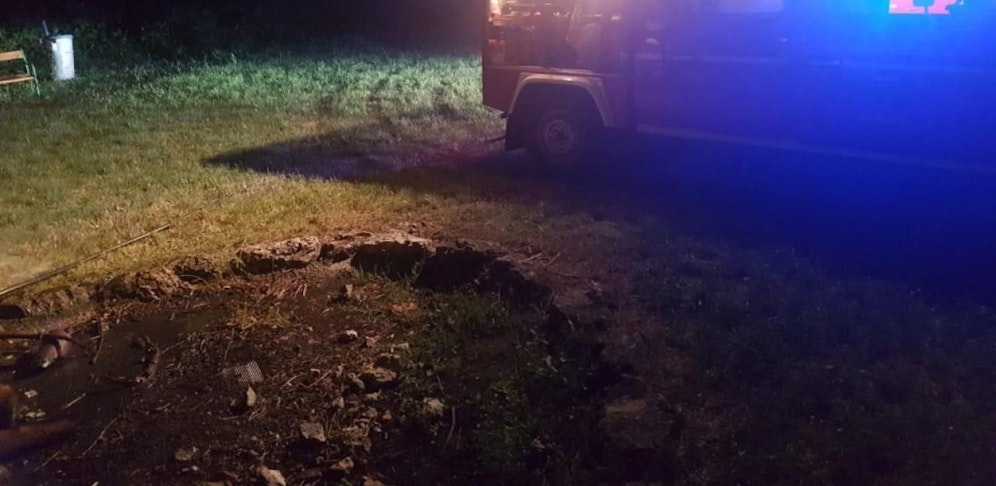 Am Fuße des Anninger wurde ein Lagerfeuer nicht gut abgelöscht  das Szenario hätte fatal enden können.