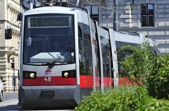 Aufgrund des akuten Personalmangels müssen die Wiener Linien erneut die Intervalle der Straßenbahn- und Buslinien ausdehnen.&nbsp;