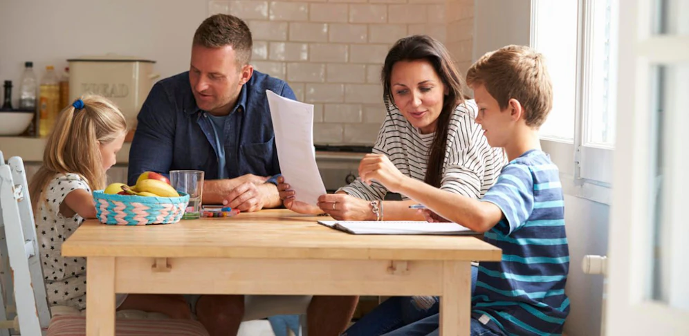 Eltern müssen künftig auf die Förderung bei der Elternbildung verzichten.
