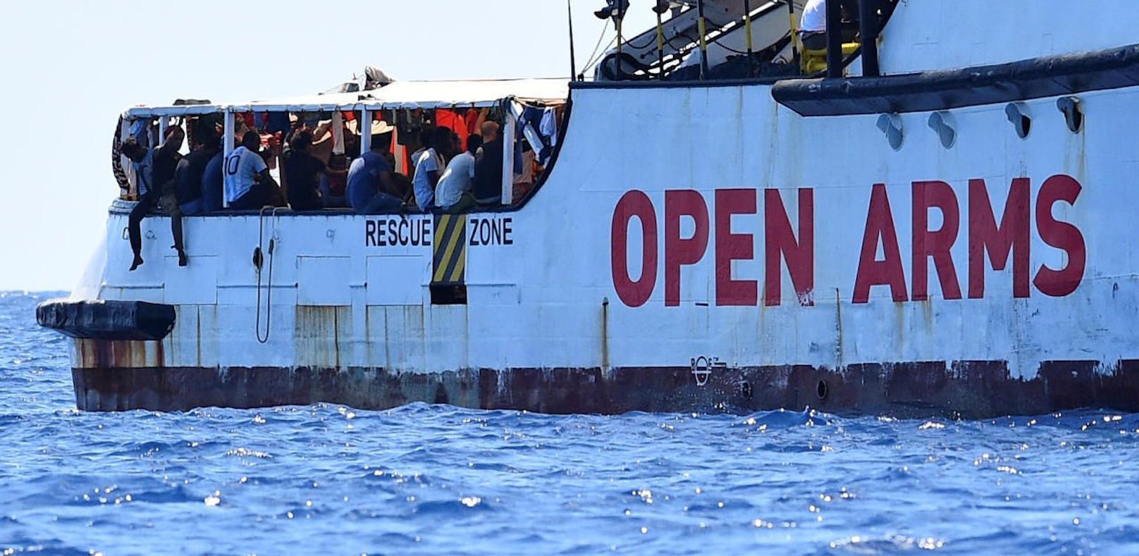 Das NGO-Schiff &quot;Open Arms&quot; will nur in Lampedusa (Italien) anlegen