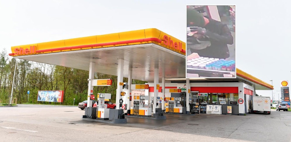 Die Polizei fahndet nach diesem Räuber, der die Shell-Tankstelle in Traun überfallen hat.