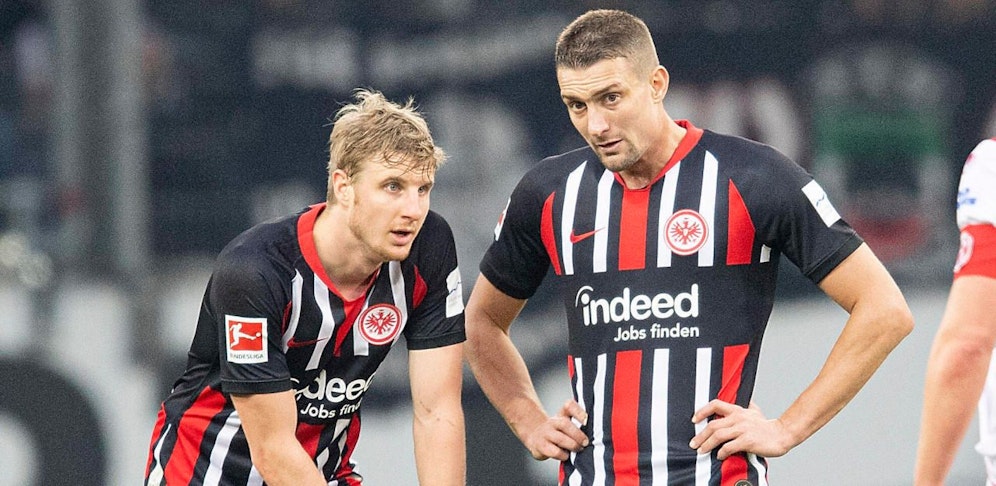 Stefan Ilsanker (r.) und sein ÖFB-Team- und Frankfurt-Kollege Martin Hinteregger sehnen den Neustart der deutschen Bundesliga herbei. 