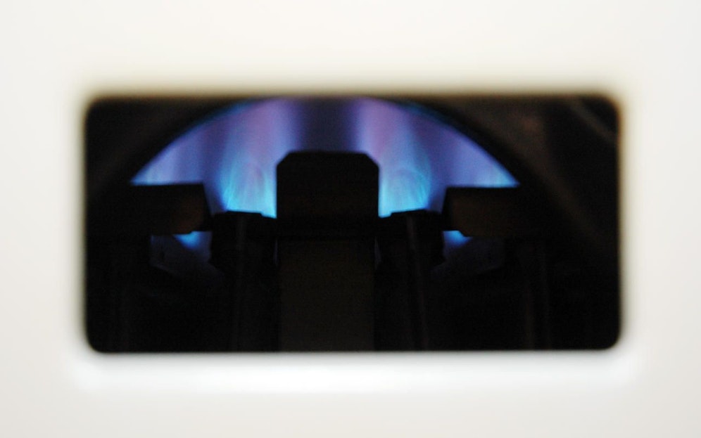 Die Flamme einer Gastherme, Archivbild