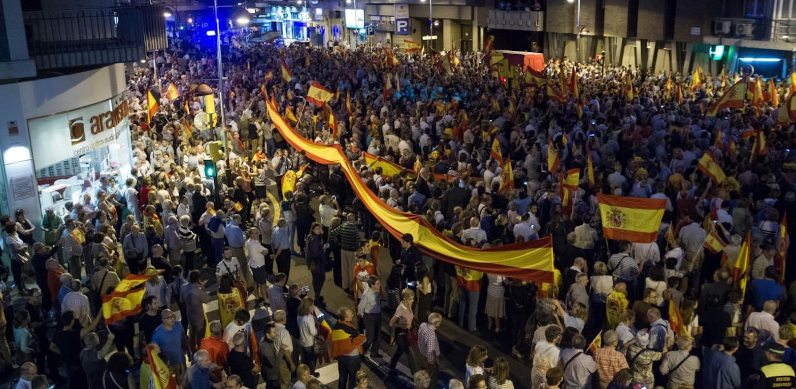 Die spanische Regierung lehnt eine Vermittlung im Streit um die Unabhängigkeit Kataloniens strikt ab.