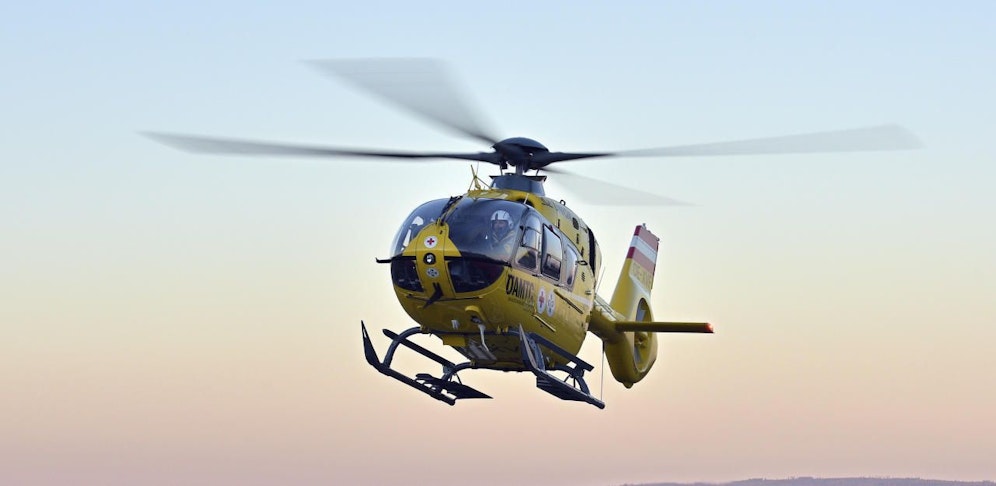 Der Jugendliche wurde mit dem Hubschrauber ins Spital geflogen.