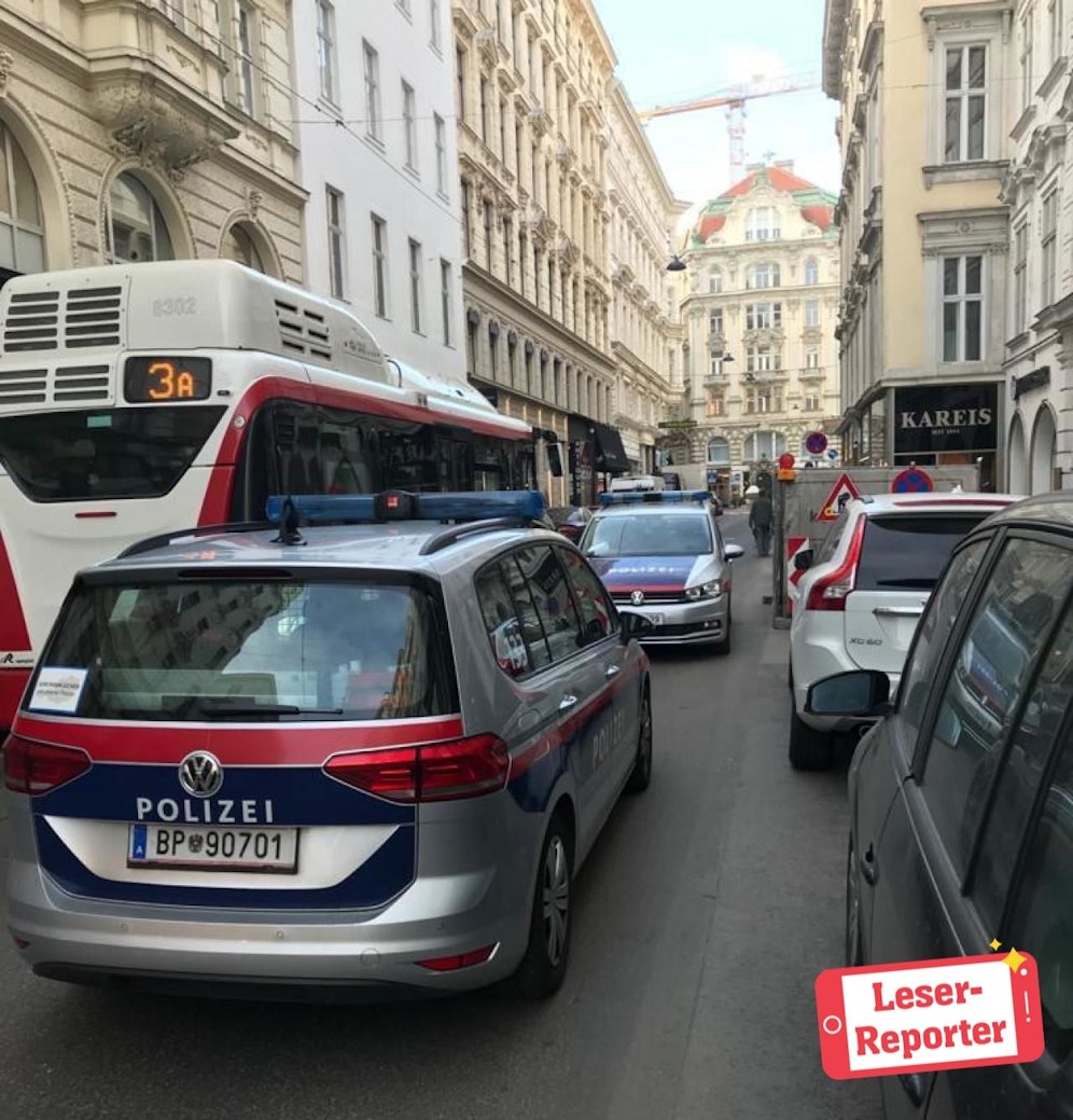 Polizei-Einsatz bei einem Juwelier am Tuchlauben (Innere Stadt)