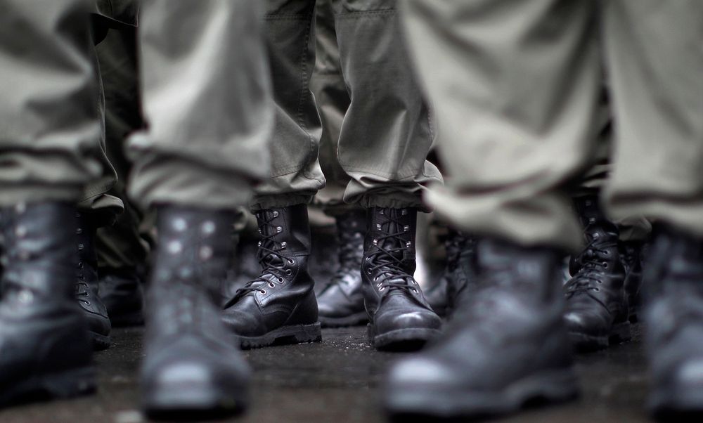 Soldaten über Gehaltskürzungen empört - News | heute.at