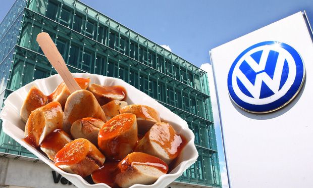 Volkswagen und die Currywurst: Während die Autoverkäufe im letzten Jahr gesunken sind, erreichten diejenigen der Currywurst neue Rekordzahlen.