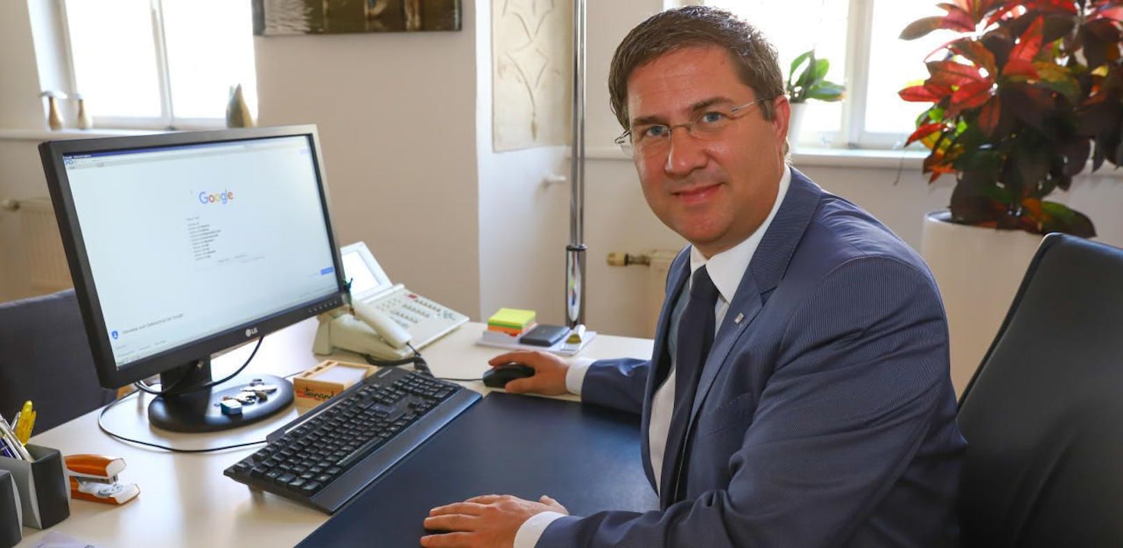 Der Welser Bürgermeister Andreas Rabl in seinem Büro.