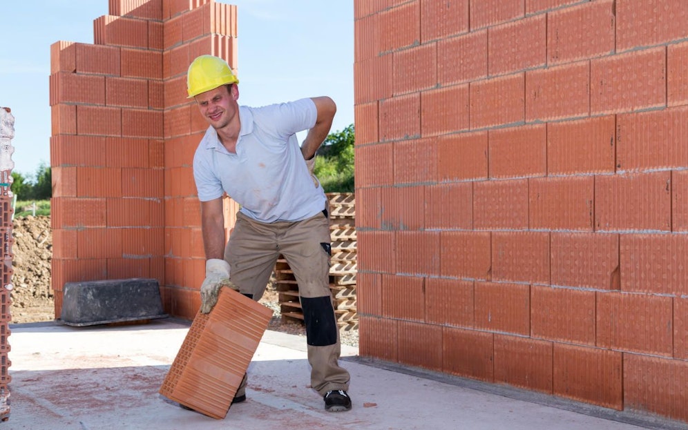 Die meisten Arbeitsunfälle passieren in der Baubranche.