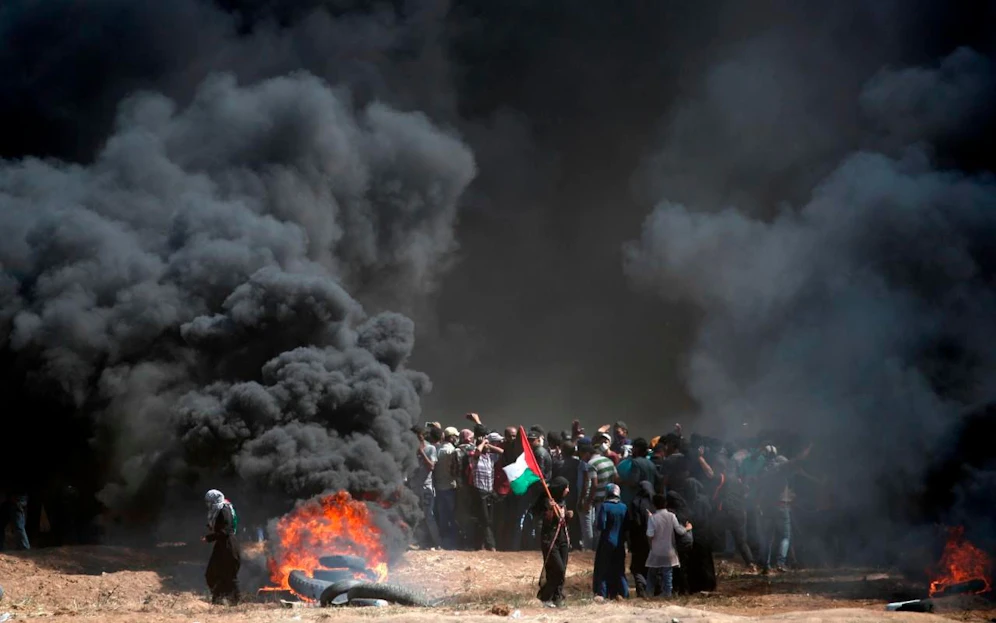  Demonstranten am Grenzzaun zu Israel. 