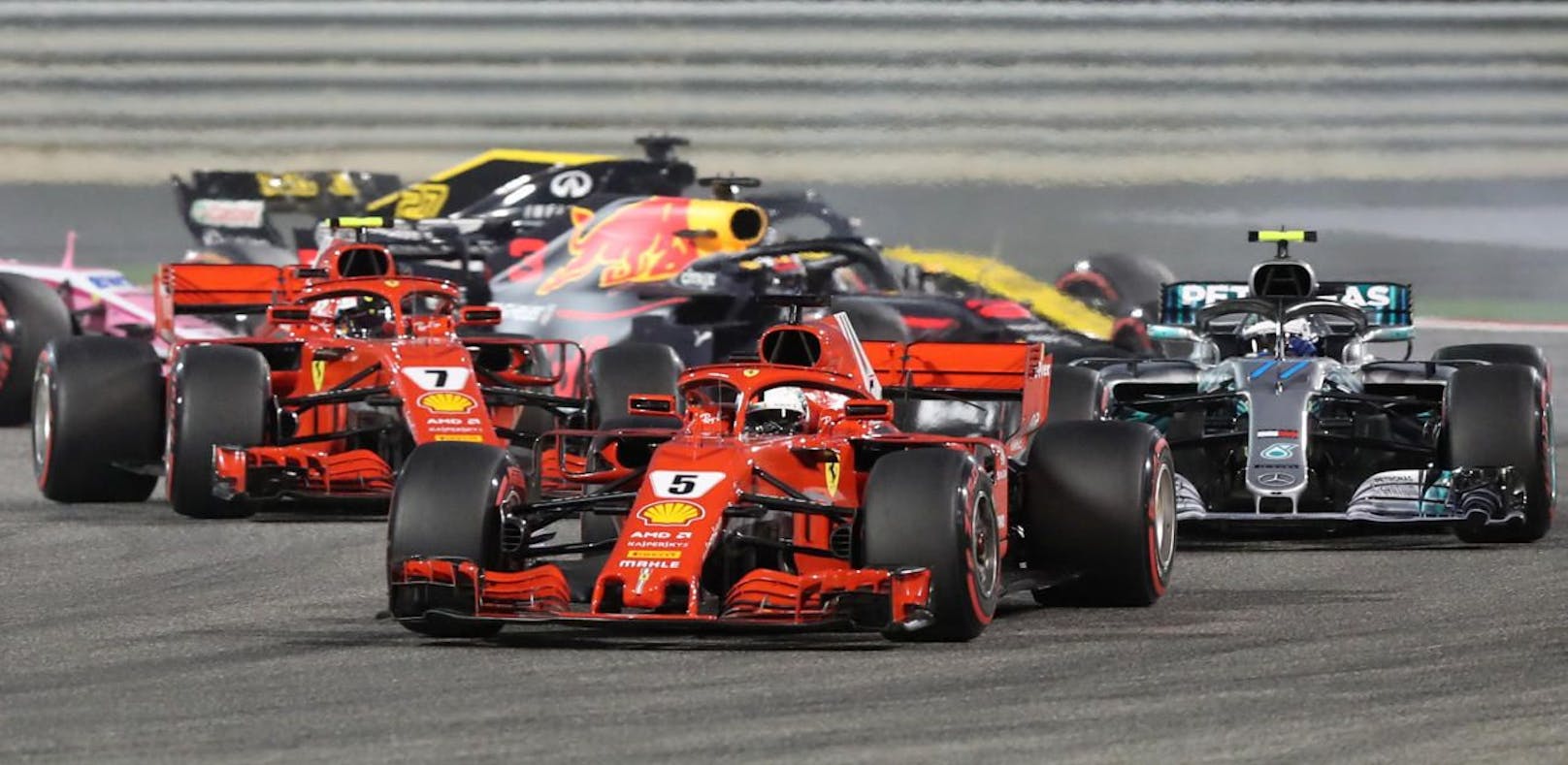 Vettel-Vollgas! Ferrari-Star feiert auch in Bahrain ...