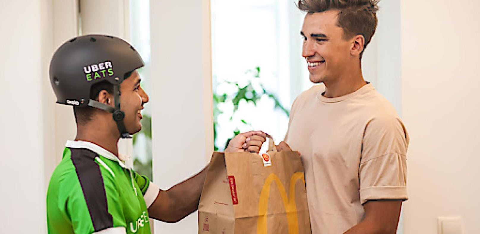 McDonald's und UberEATS liefern den Big Mac jetzt nach Hause.