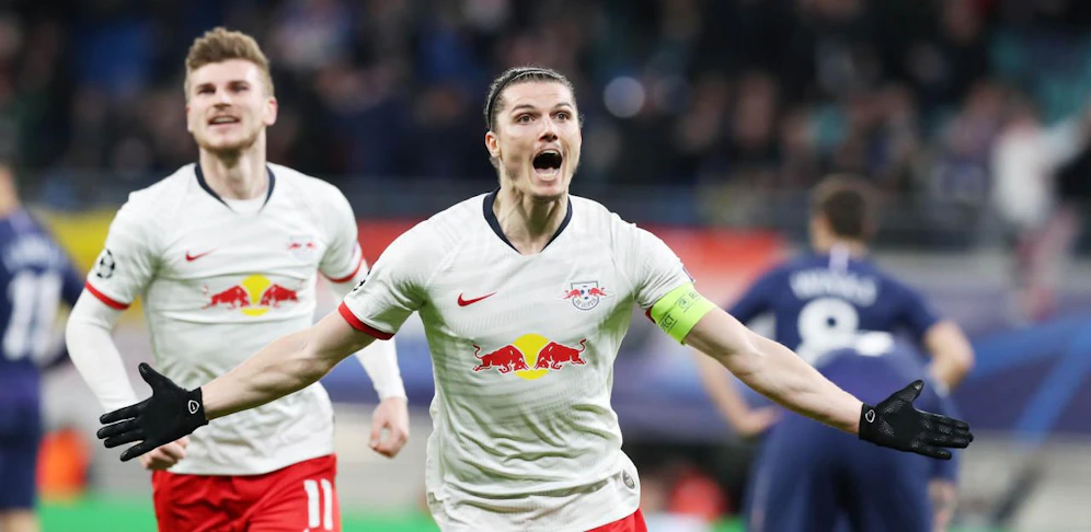 Marcel Sabitzer schießt Tottenham ab.