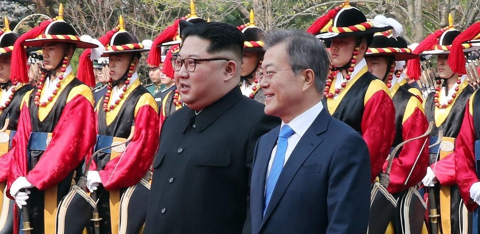 Die Staatschefs von Nord- und Südkorea beim historischen Treffen.