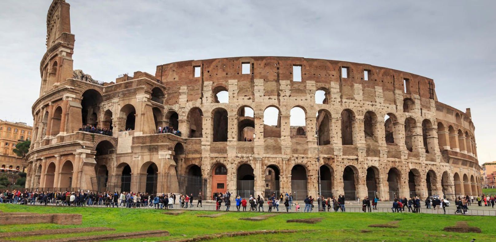 Ein 17-Jähriger brach ein Stück des Kolosseums in Rom ab