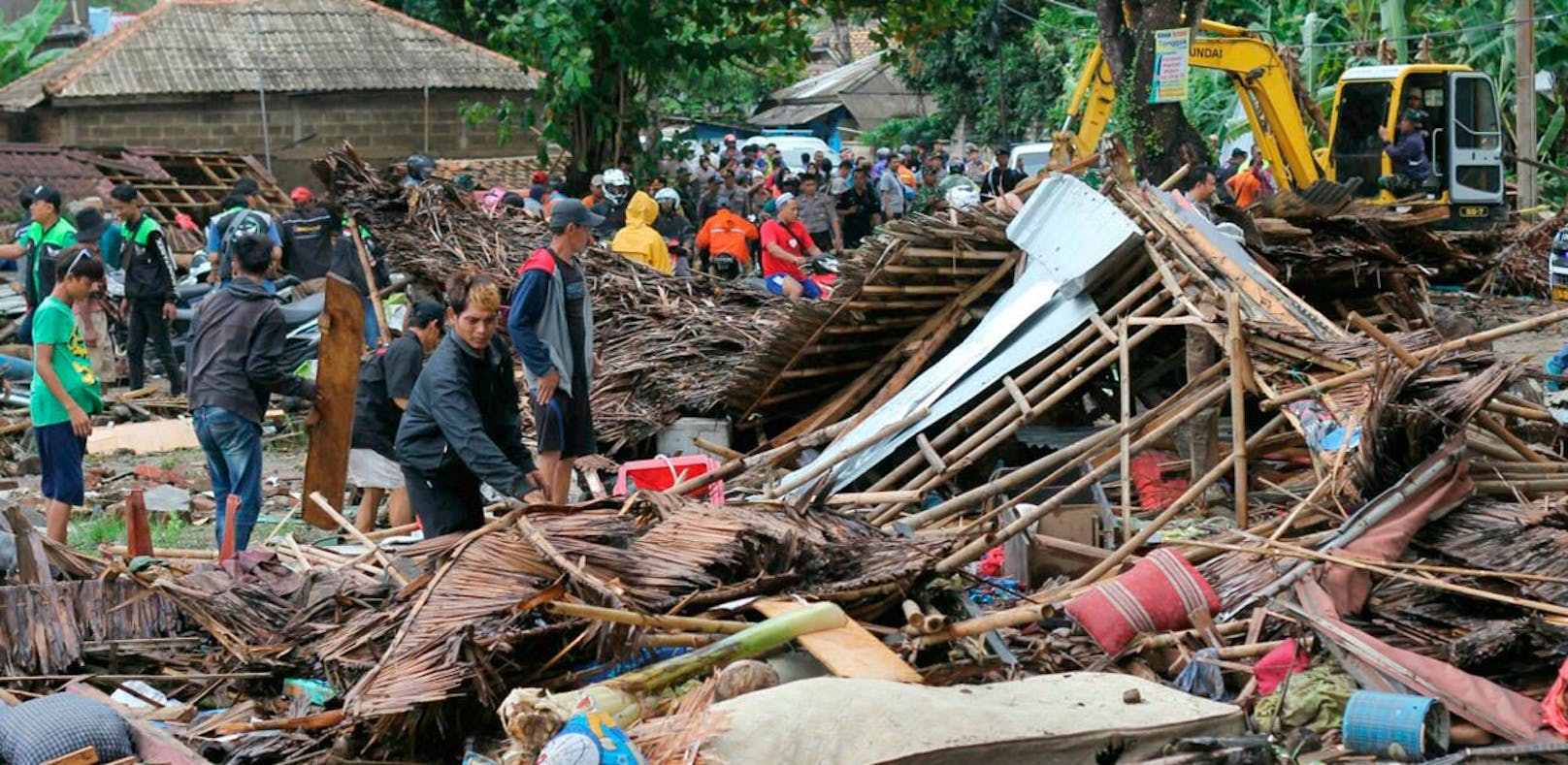 Tsunami fordert 281 Tote und über 1.000 Verletzte
