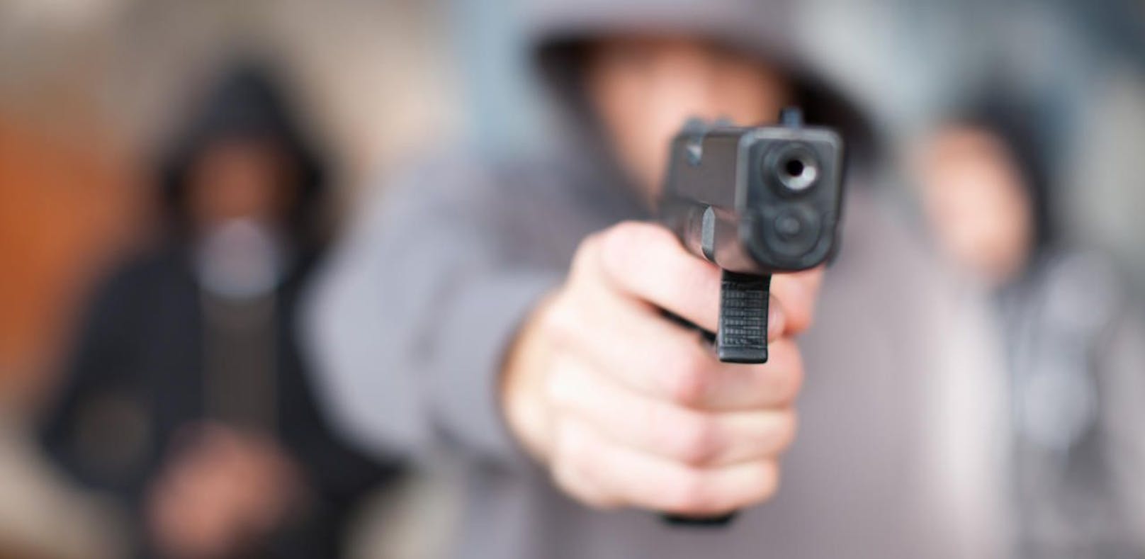 In Linz schoss ein Teenager mit einer Gaspistole herum.