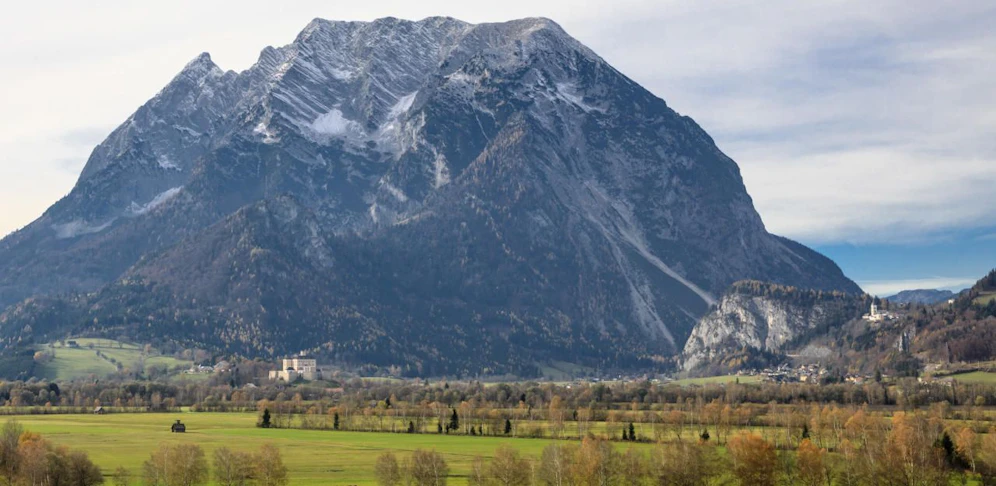 Stainach-Pürgg in der Steiermark. Im Hintergrund der Grimming (2.351 Meter). Archivbild