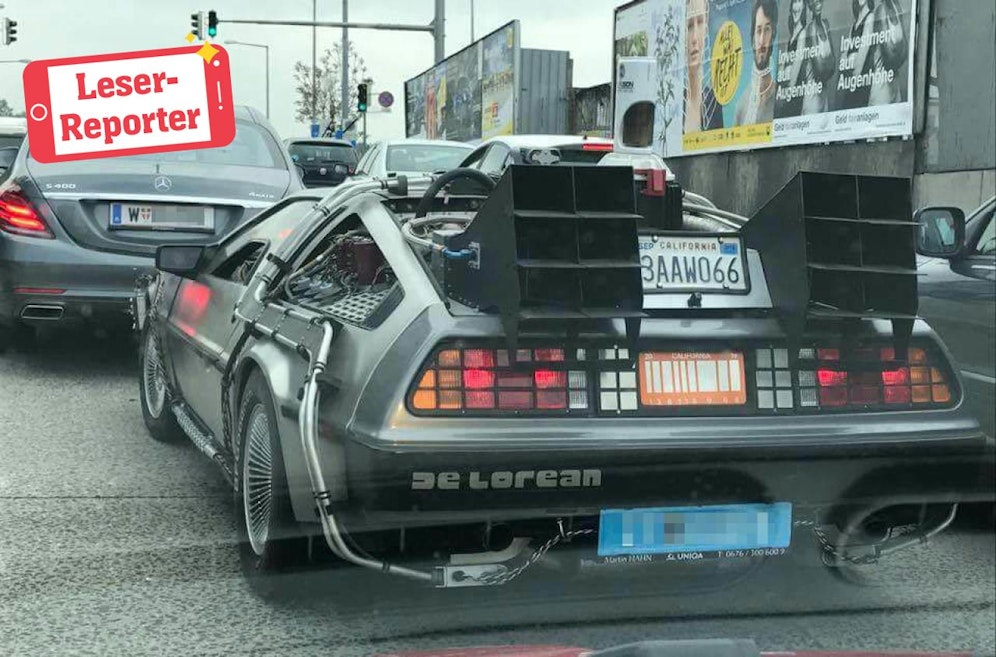 Zeitmaschine aus "Zurück in die Zukunft" in Wien unterwegs. 