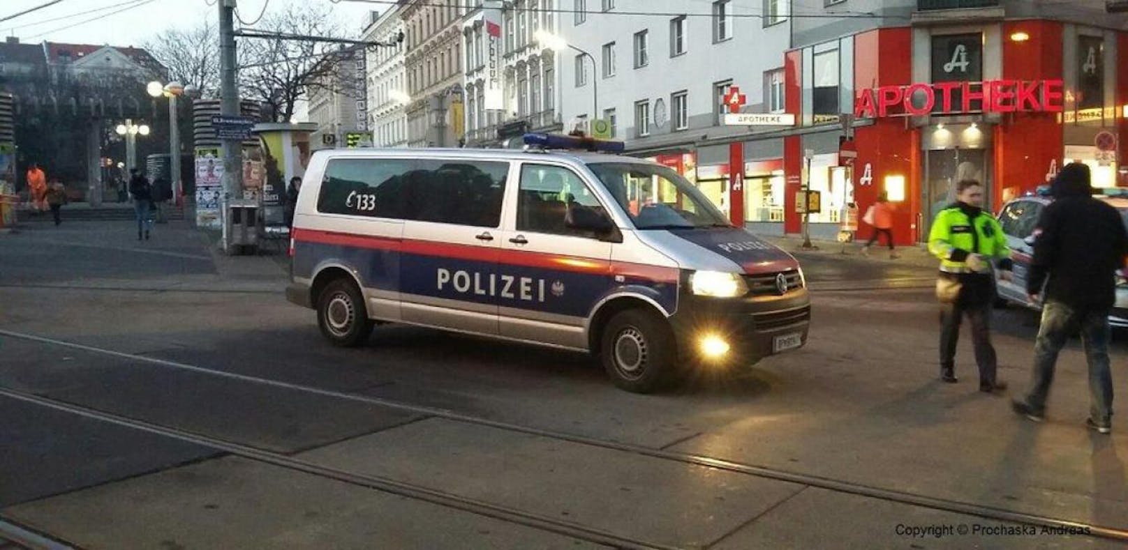 Polizeieinsatz in der Favoritenstraße (Symbolbild). 
