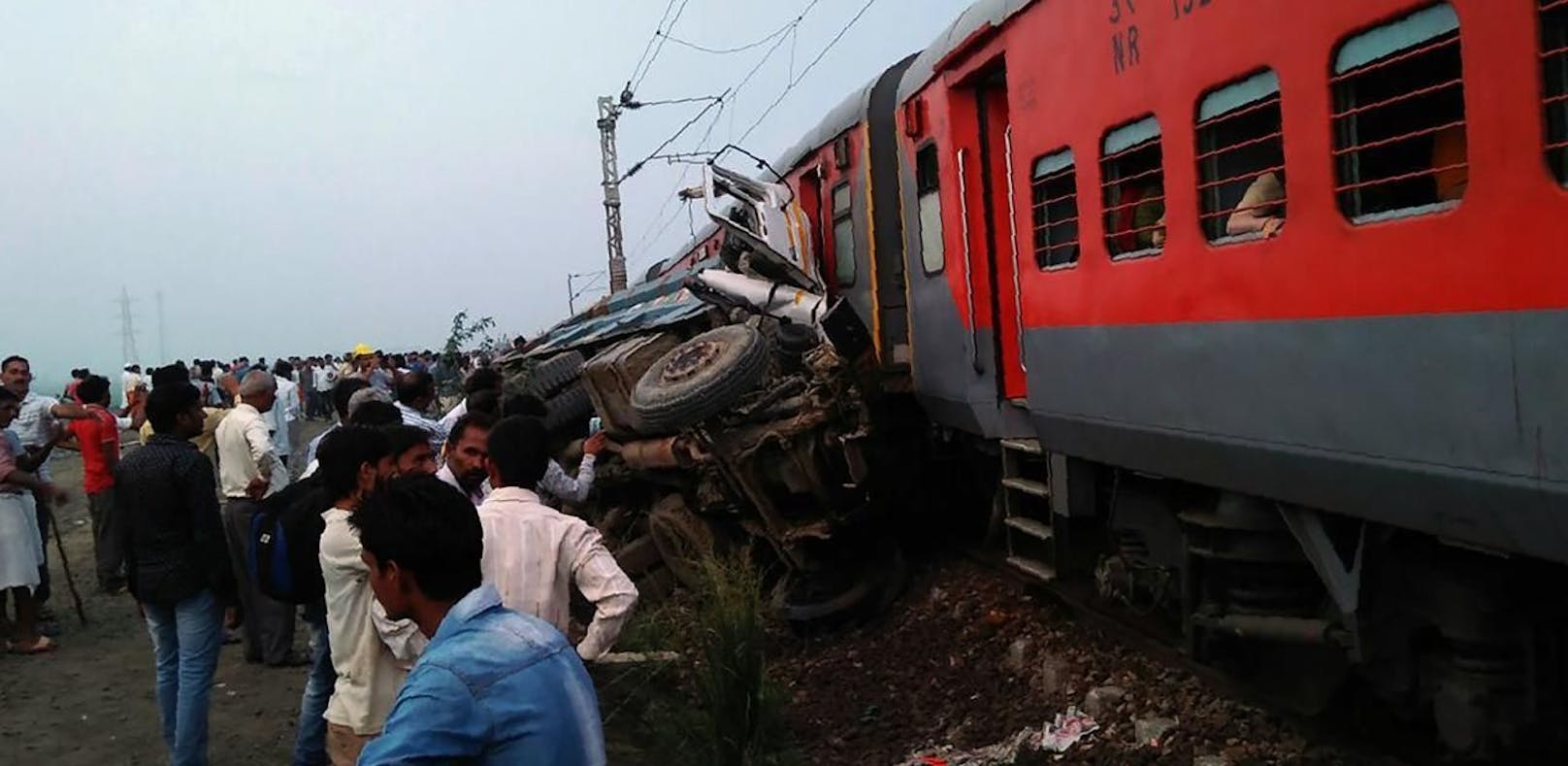 Zugunglück in Indien: Mehr als 40 Verletzte