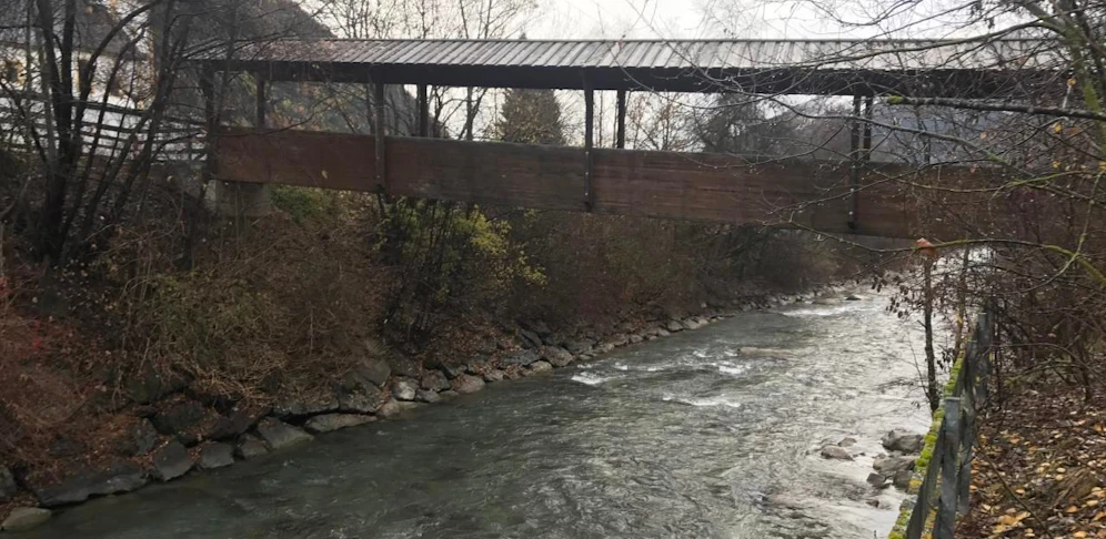 Der Mann stürzte mit einem E-Bike in den Fluss und starb