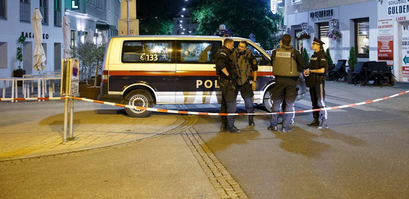 Nächtlicher Polizeieinsatz in Graz (Symbol).