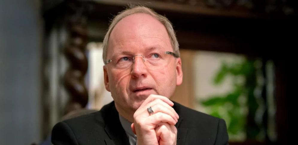 Der Vorarlberger Diözesanbischof Benno Elbs setzt sich für den Verbleib von zwei Iranern ein. 