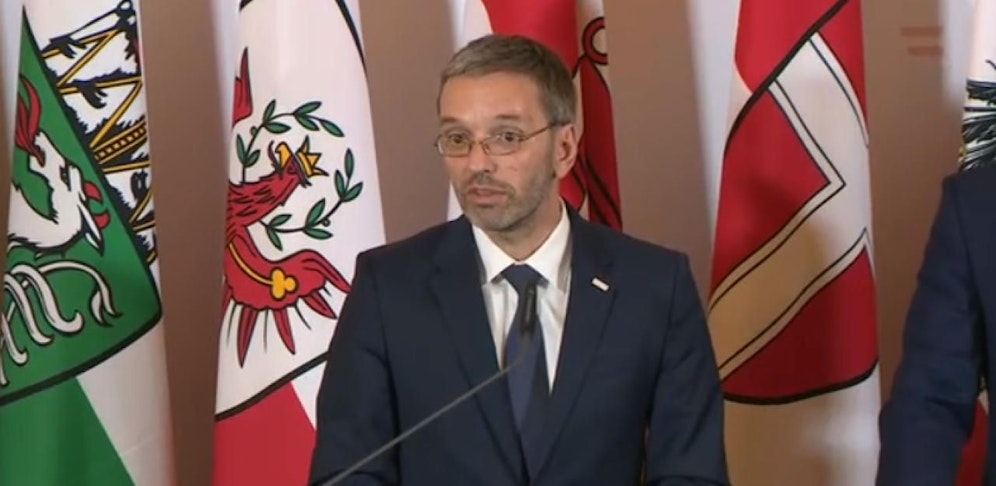 Innenminister Herbert Kickl (FP) hält nicht von Ausnahmeregelungen für Asylwerber in Lehrausbildungen.
